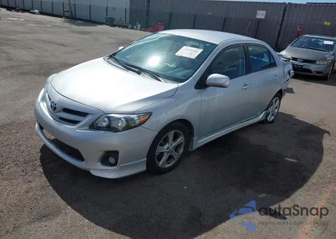2013 Toyota Corolla S z USA, uszkodzony, nr VIN 5YFBU4EE1DP139543